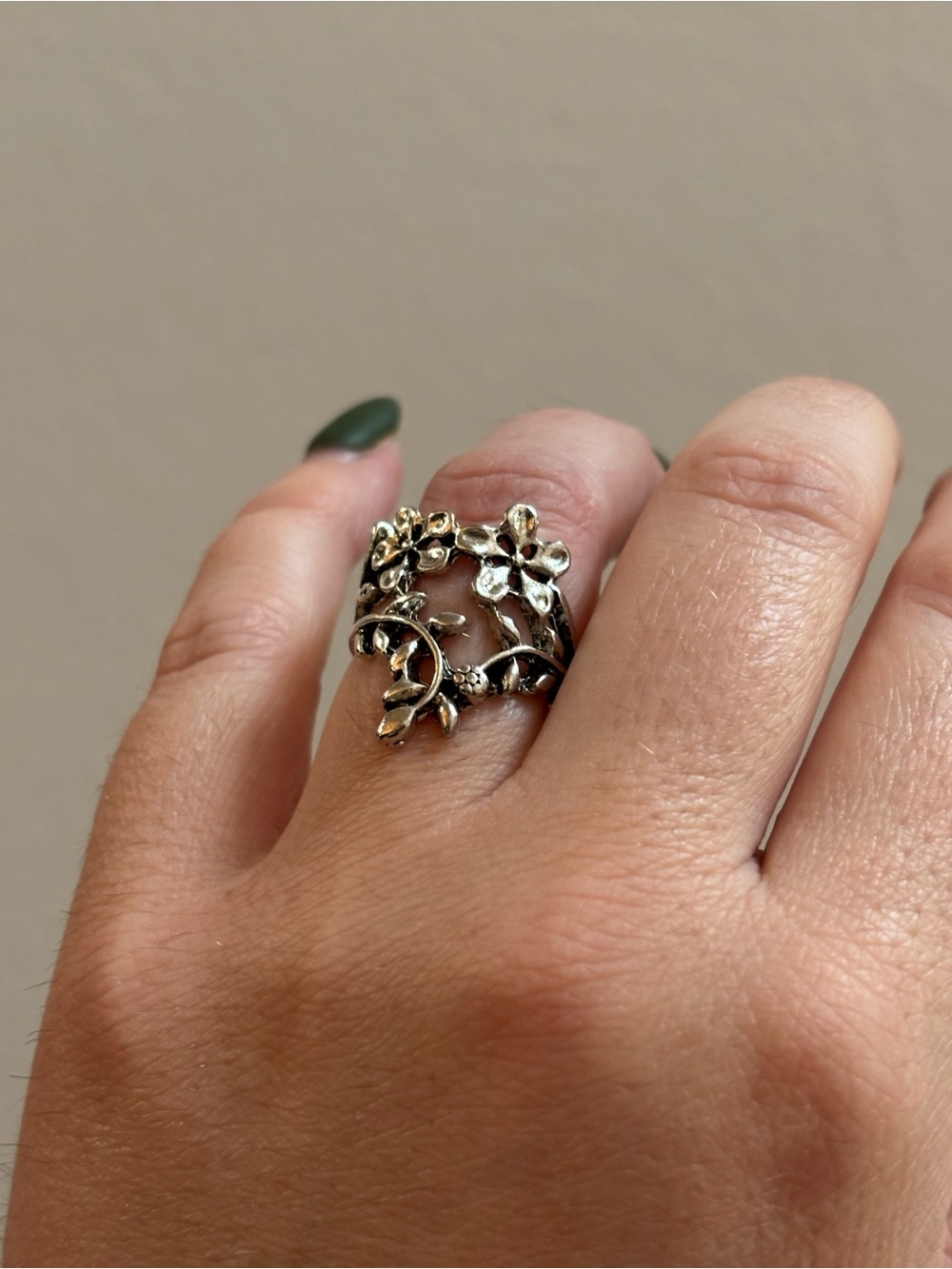 Vintage Inspired Floral Vine Silver Tone Statement Ring